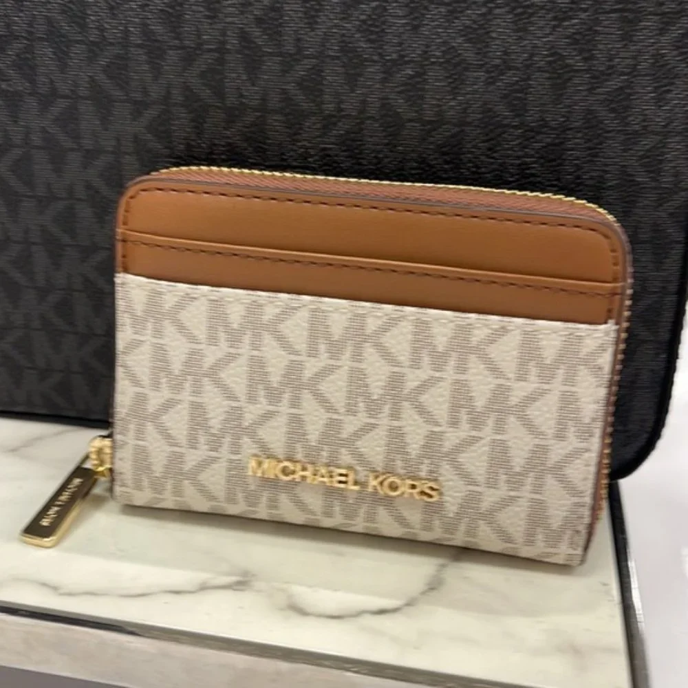 Michael Kors Jet Set Travel Medium Zip Around Card Case Vanilla - Picture 7 of 16